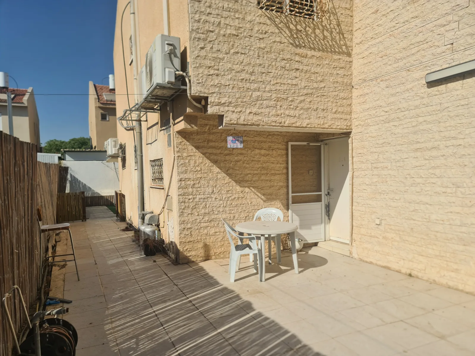 חדר מפנק בקוטג ענק עם אווירה נדירה — תמונה 4