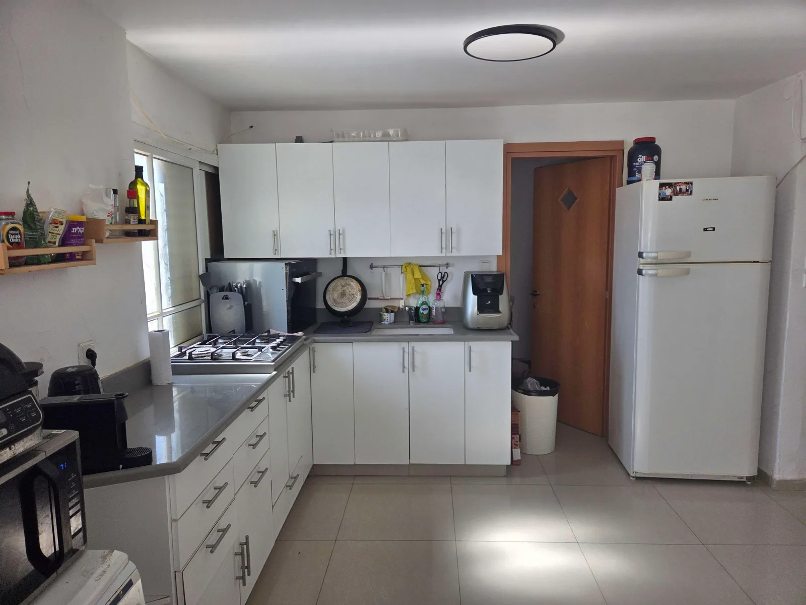 מתפנה חדר בדירת 4 חדרים — תמונה 3